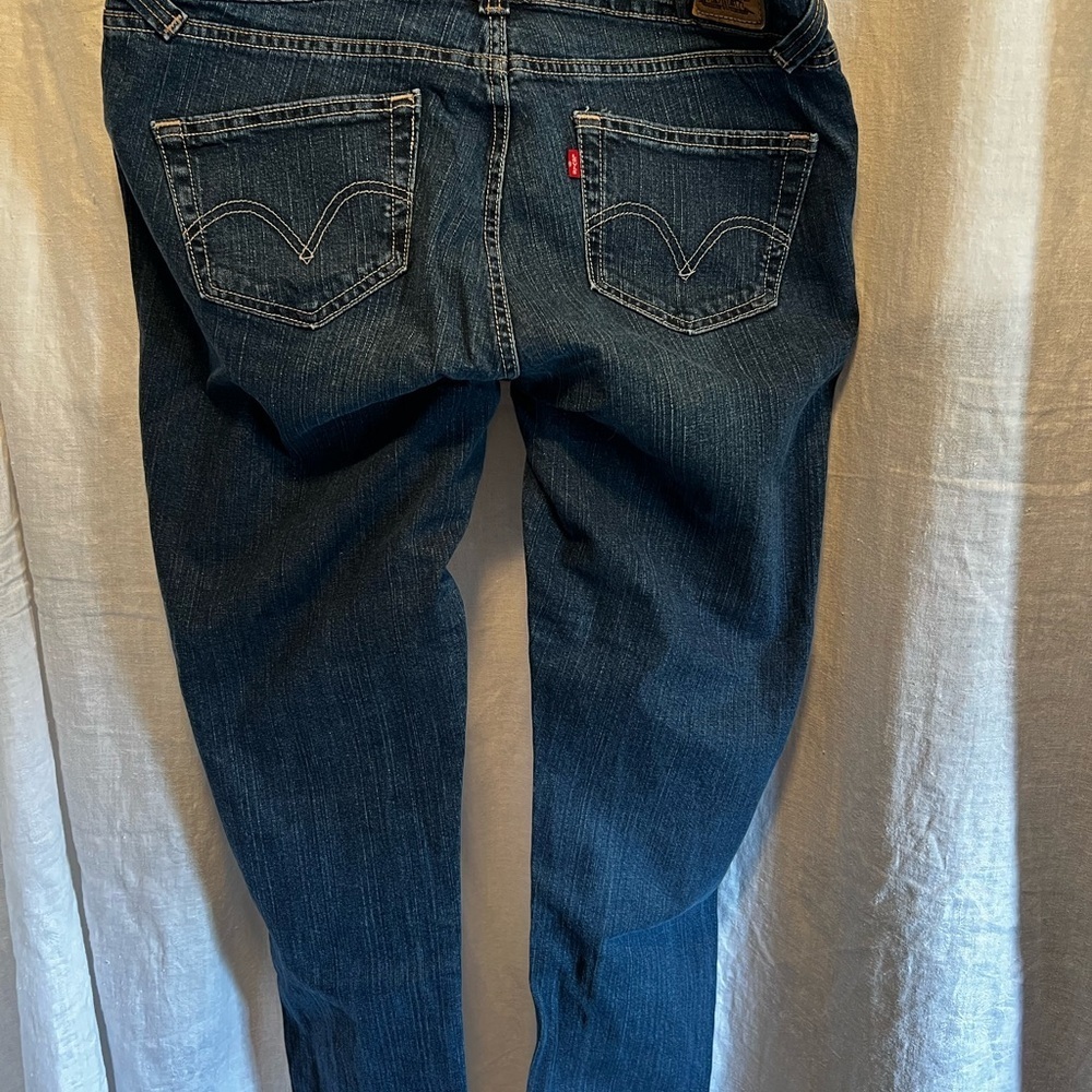 Levi's slouch skinny 504 size 18. Dark wash. Boot cut.